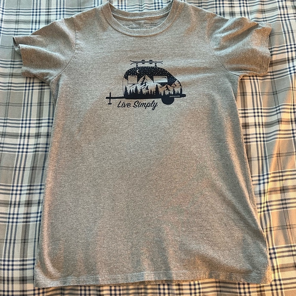 NWOT. Patagonia Gray 'Live Simply' Graphic Tee